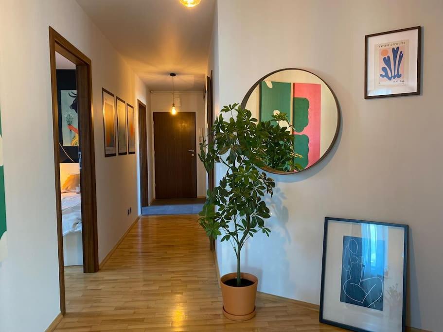 Valley Art House & Parking Bezplatny Podziemny เคียลเซ ภายนอก รูปภาพ